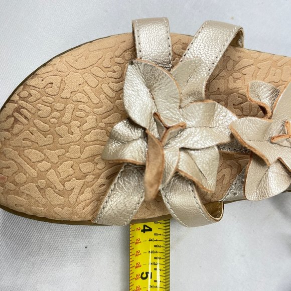 B.O.C. Womens Gold Leather Floral Sandals Adjustable Ankle Strap - Picture 8 of 9